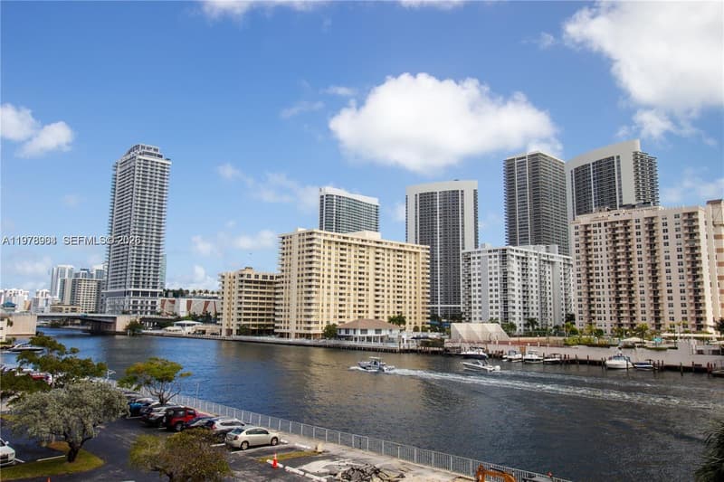 111 Golden Isles Dr #C9, Hallandale Beach, 33009