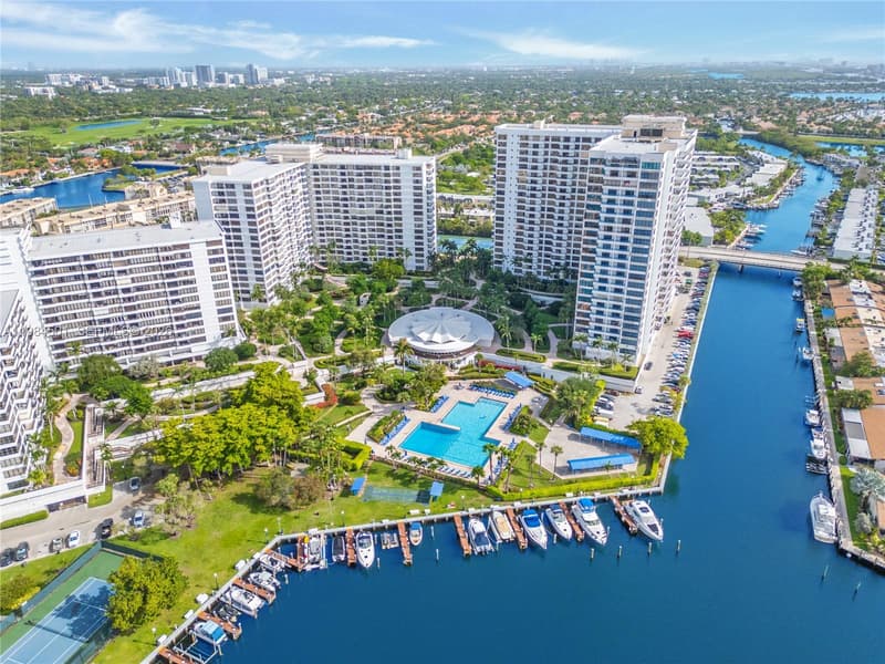 2500 Parkview Dr #509, Hallandale Beach, 33009
