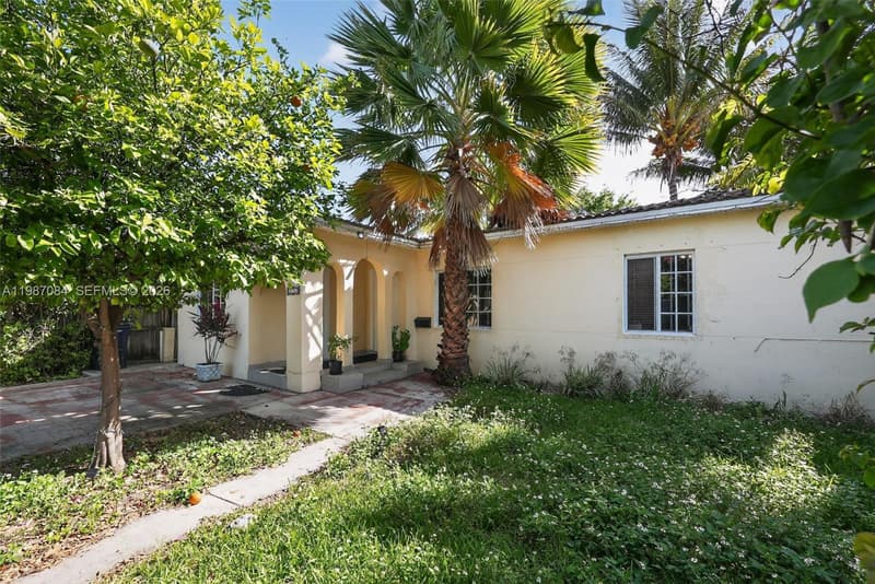 2131 Biarritz Dr, Miami Beach, 33141