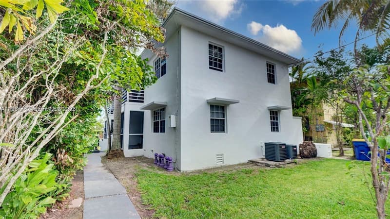 1791 Marseille Dr, Miami Beach, 33141