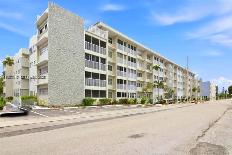 330 2nd St #101G, Hallandale Beach, 33009