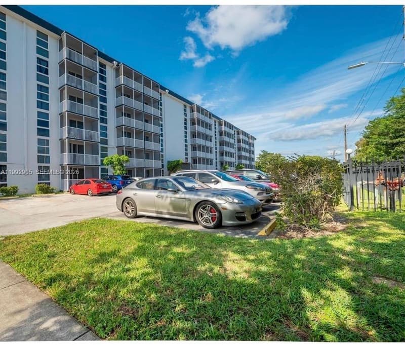 16851 23rd Ave #B604, North Miami Beach, 33160