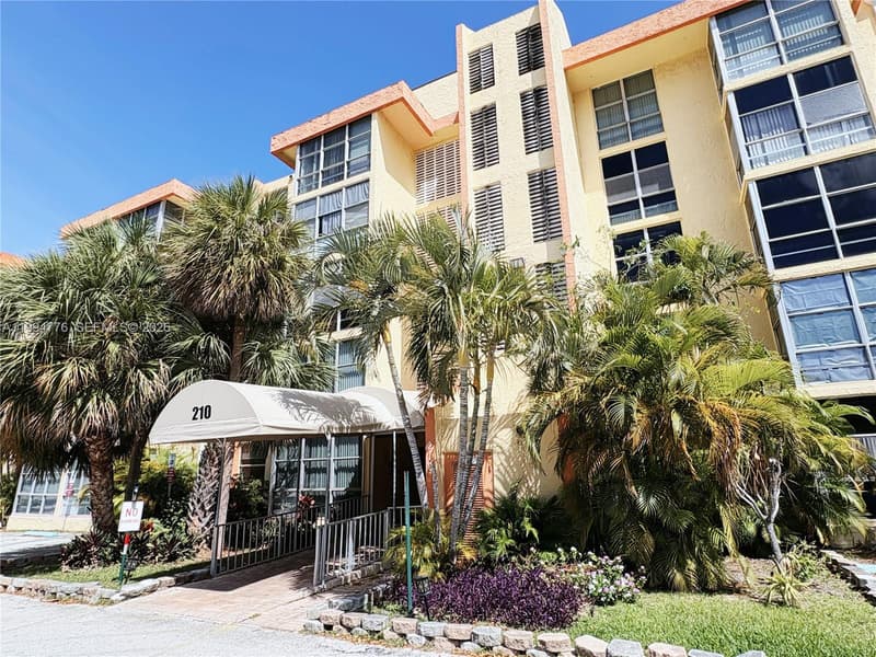 210 172nd St #333, Sunny Isles Beach, 33160