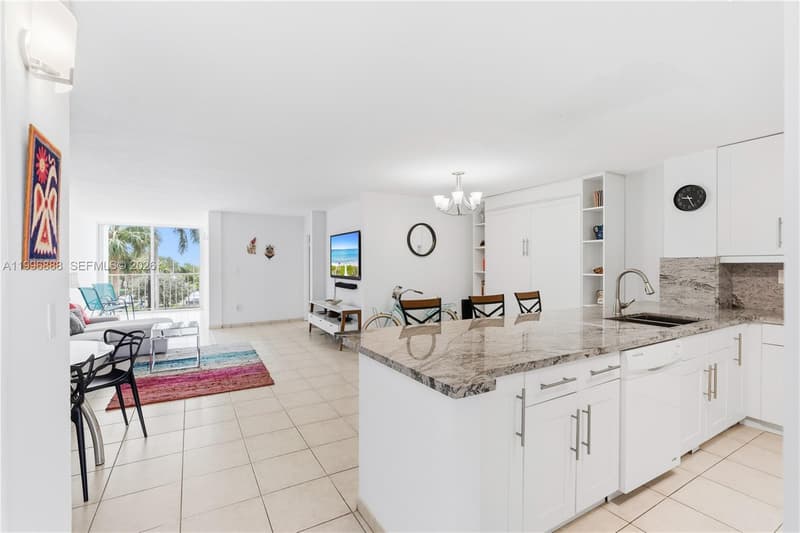 6450 Collins Ave #204, Miami Beach, 33141