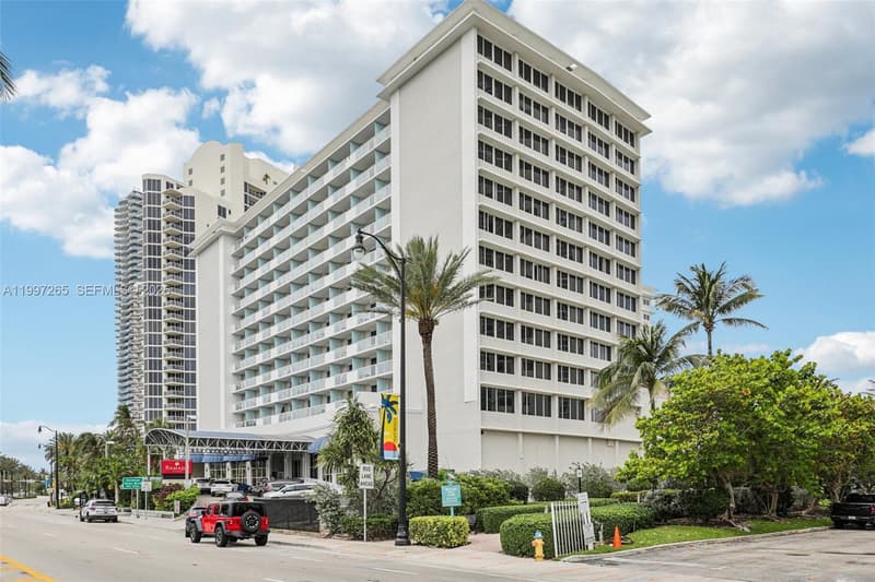 19201 Collins Ave #223, Sunny Isles Beach, 33160