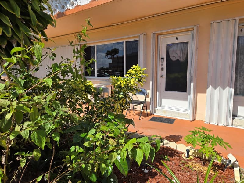 820 11th Ave #5B, Hallandale Beach, 33009