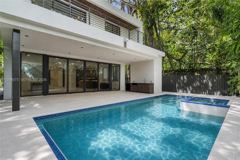 3983 Kumquat Ave, Miami, 33133