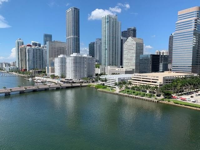 701 Brickell Key Blvd #1501, Miami, 33131