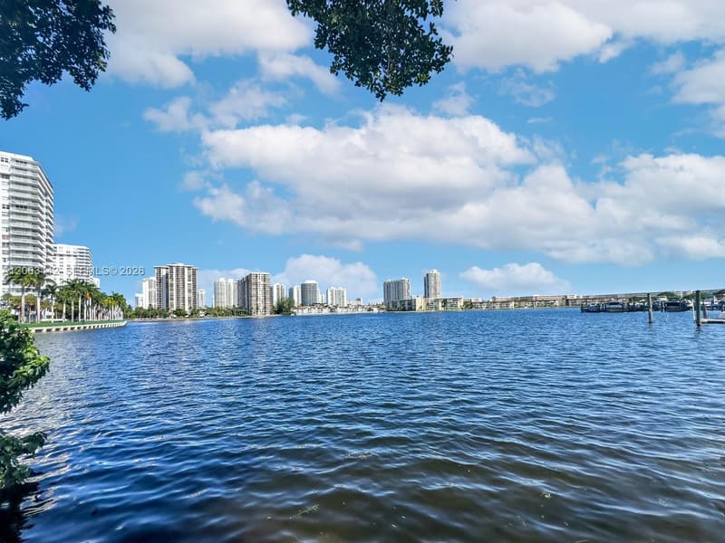 2750 183rd St #407, Aventura, 33160