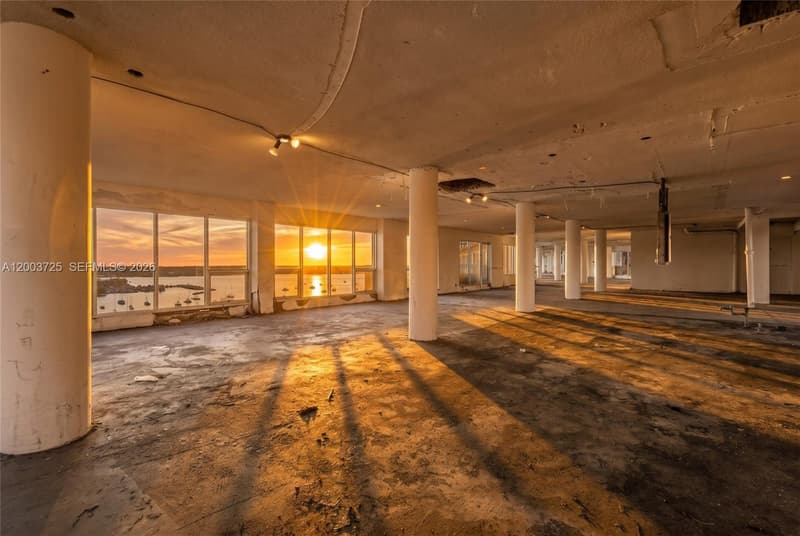 7904 West Dr #PENTHOUSE, North Bay Village, 33141