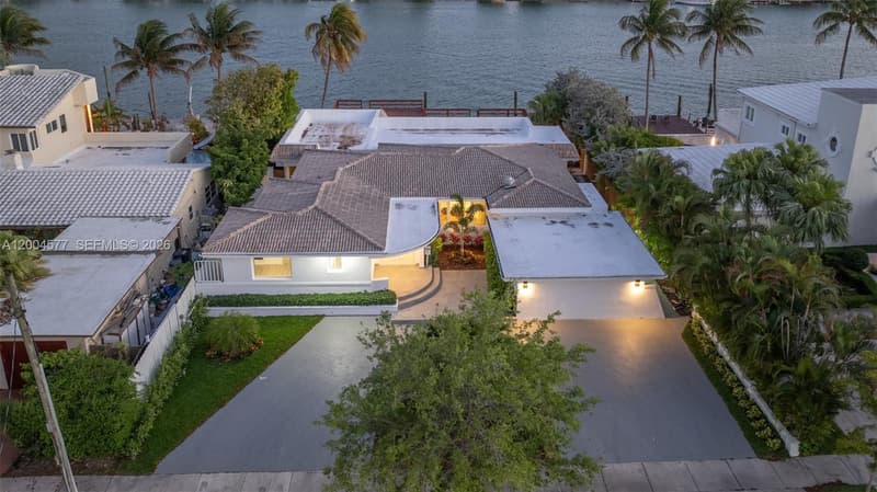 1690 Daytonia Rd, Miami Beach, 33141