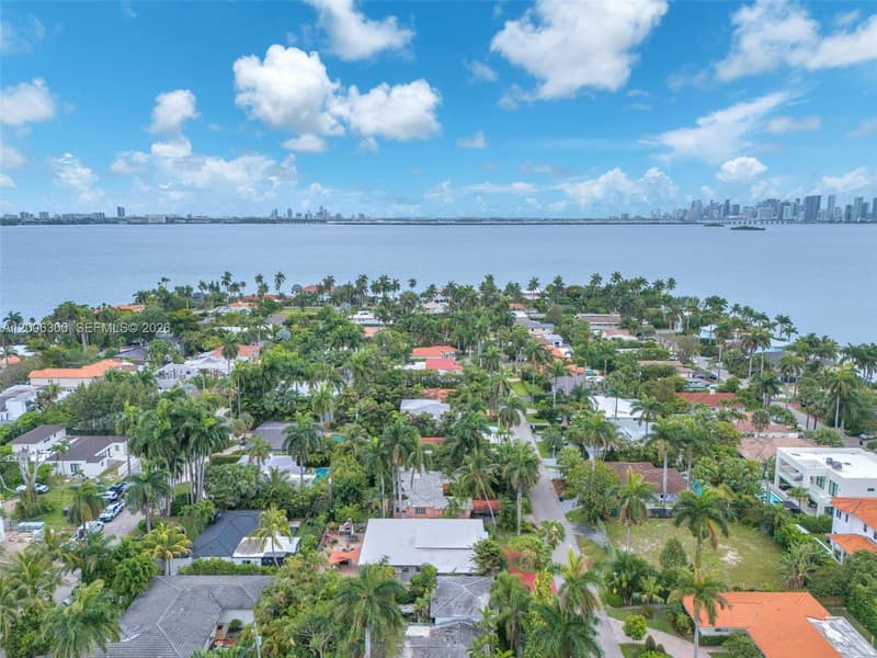 7701 Center Bay Dr, North Bay Village, 33141