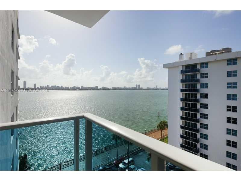7501 Treasure Dr #8C, North Bay Village, 33141