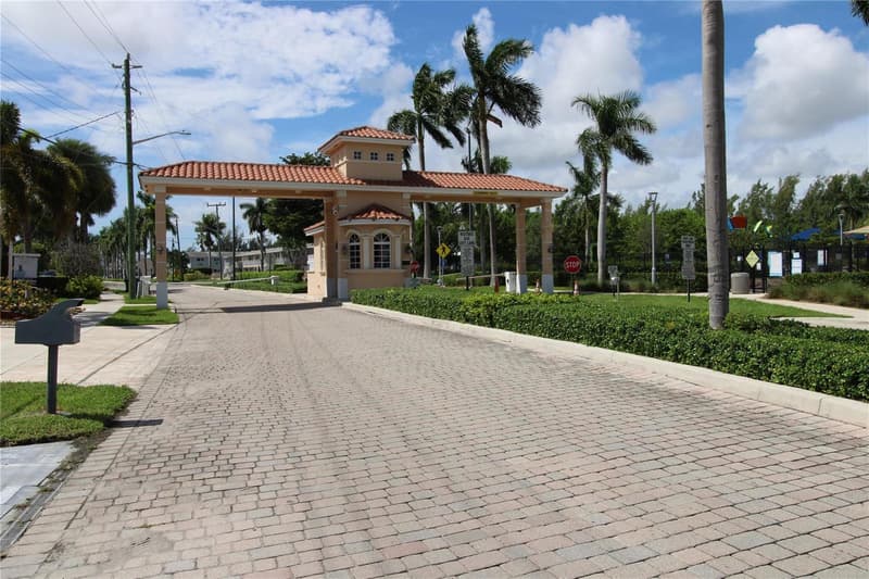 600 Layne Boulevard #119, Hallandale Beach, 33009