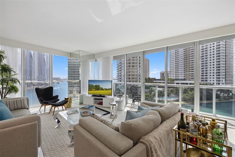 465 Brickell Ave #701, Miami, 33131