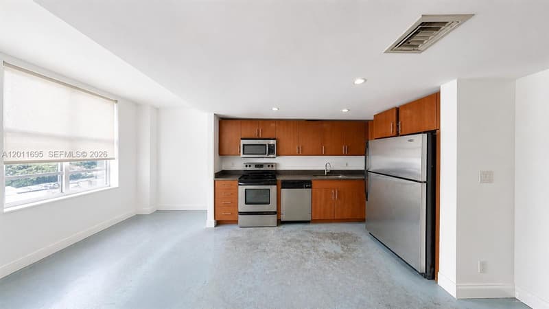 111 Flagler St #705, Miami, 33131