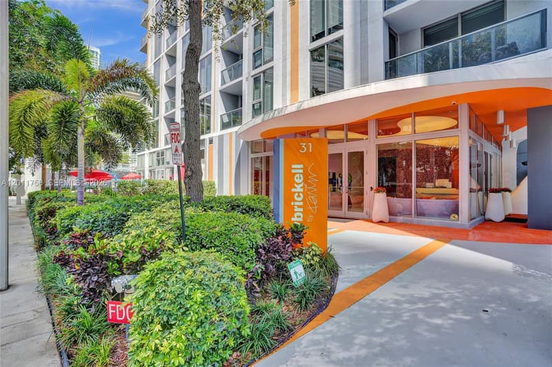 31 6th St #805, Miami, 33131