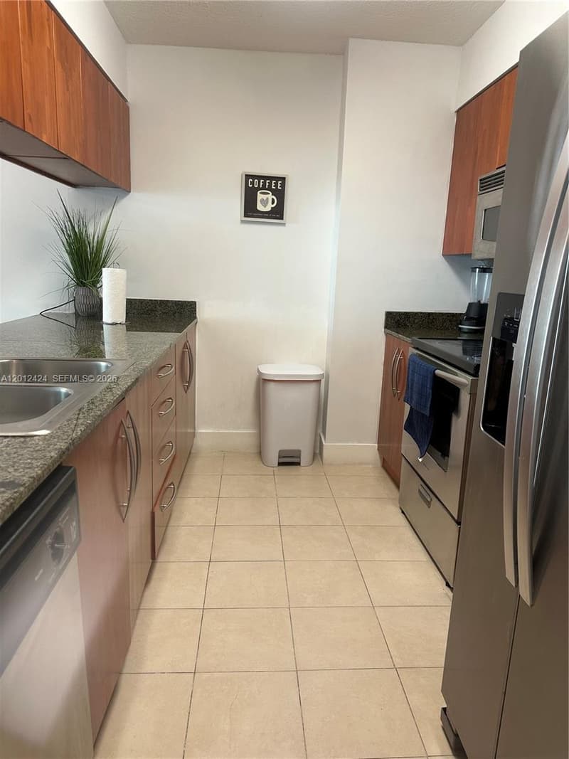 1200 Brickell Bay Dr #2304, Miami, 33131