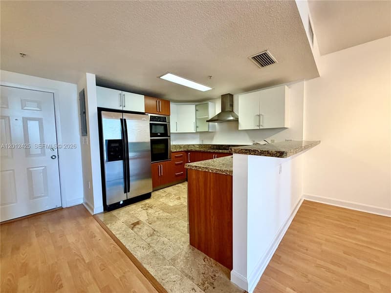 170 14th St #2906, Miami, 33131