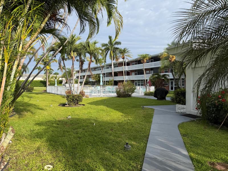 161 10th Avenue #12b, Hallandale Beach, 33009