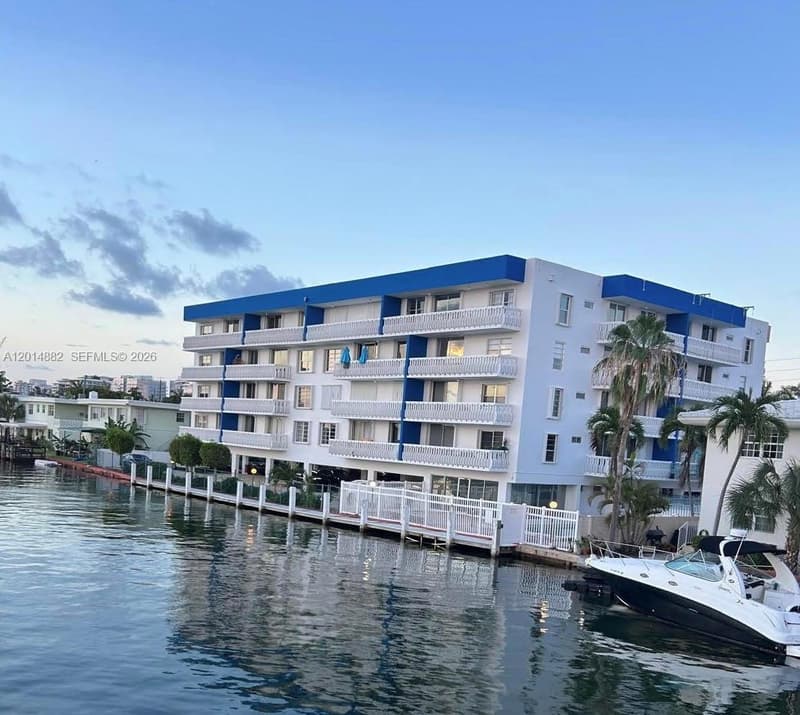 8530 Byron Ave #302, Miami Beach, 33141