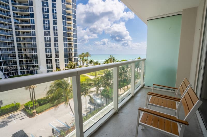 19201 Collins Ave #425, Sunny Isles Beach, 33160
