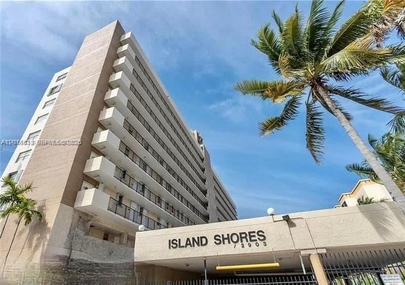 2903 Miami Beach Blvd #906, North Miami Beach, 33160