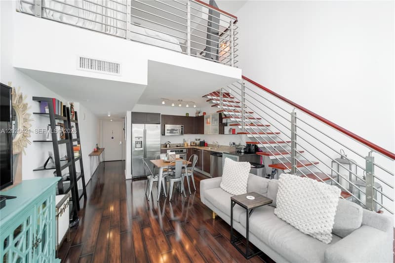 41 5th St #704, Miami, 33131