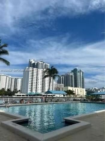 800 Parkview Dr #406, Hallandale Beach, 33009