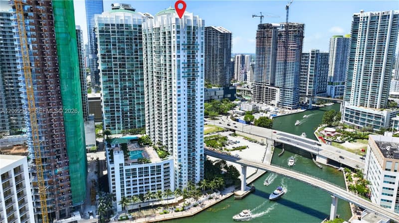 31 5th St #203, Miami, 33131