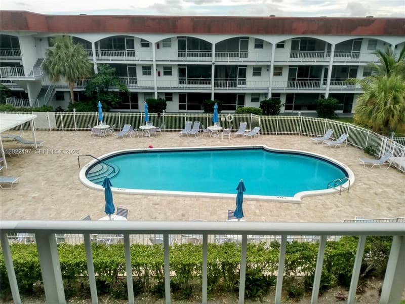 581 Blue Heron Dr #315-B, Hallandale Beach, 33009