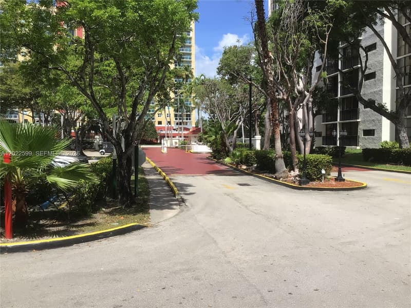 17021 Bay Rd #625, Sunny Isles Beach, 33160
