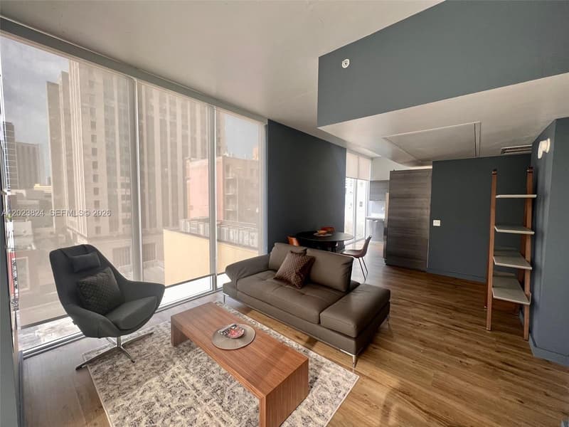 151 1st St #810, Miami, 33131