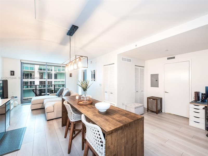 31 6th St #2506, Miami, 33131