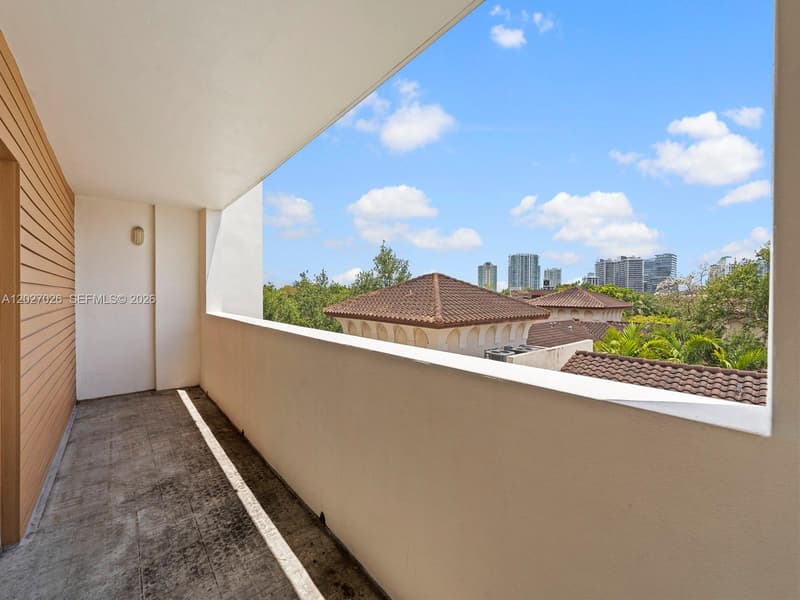 2740 28th Ter #508, Miami, 33133