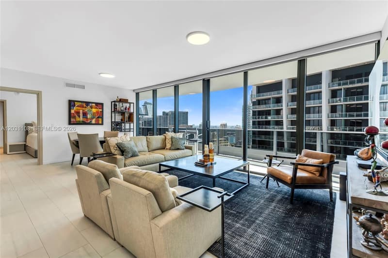 1000 Brickell Plz #4609, Miami, 33131
