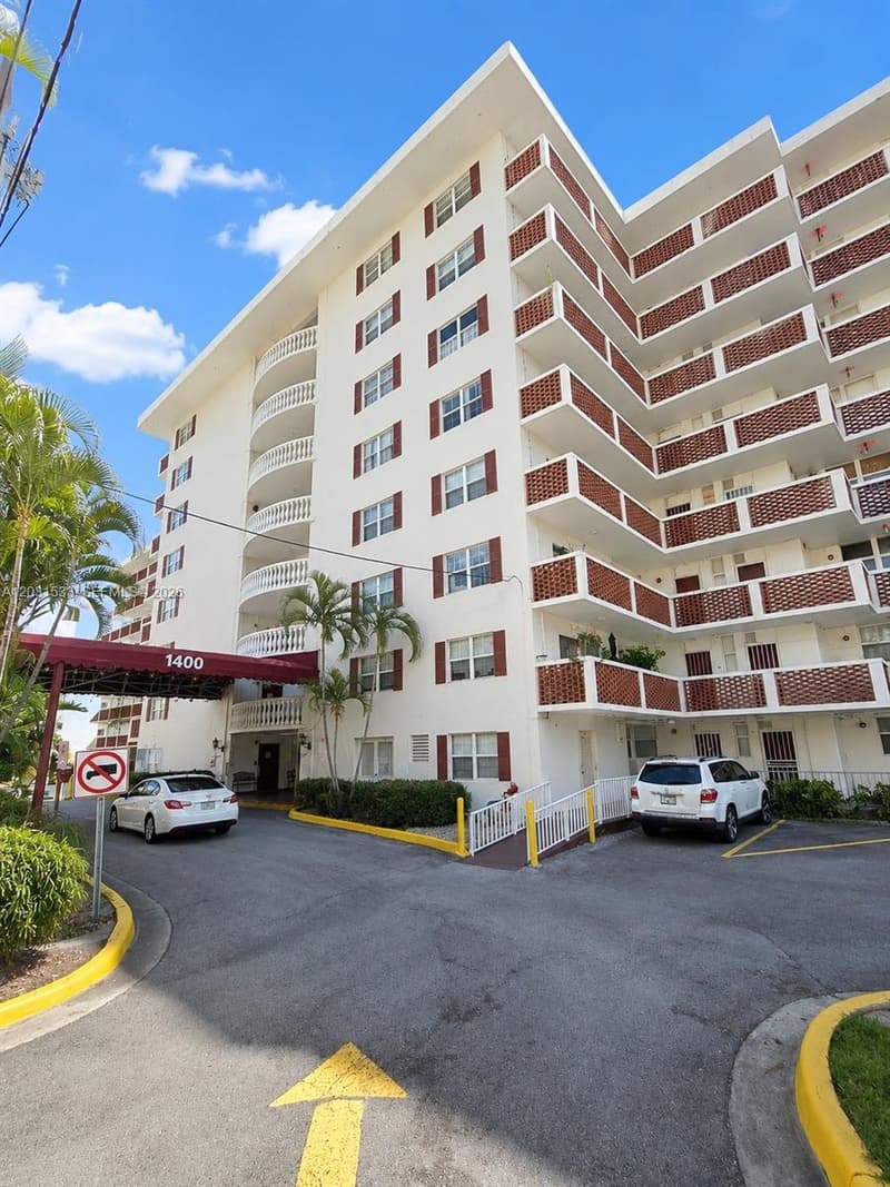 3660 166th St #805, North Miami Beach, 33160