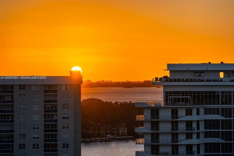 6899 Collins Ave #1903, Miami Beach, 33141