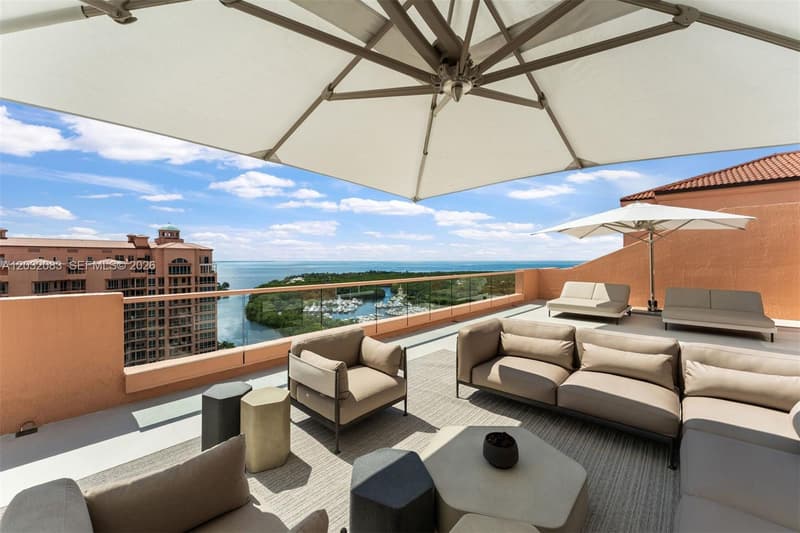 60 Edgewater Dr #TS-D, Coral Gables, 33133