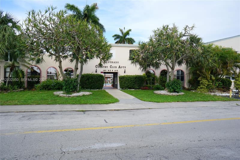160 8th Ave #25A, Hallandale Beach, 33009