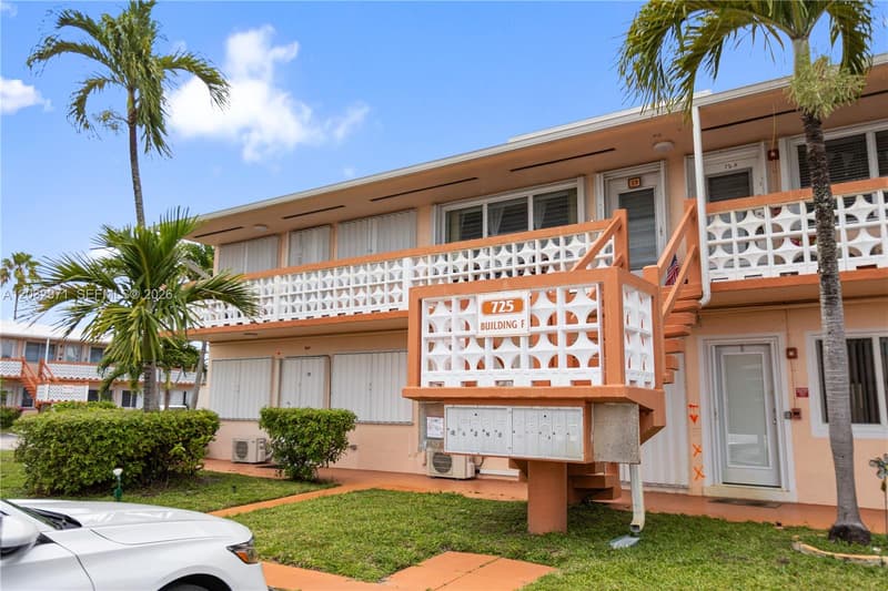 725 11th Ave #12, Hallandale Beach, 33009