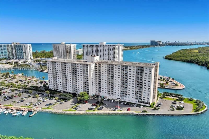 400 Kings Point Dr #928, Sunny Isles Beach, 33160