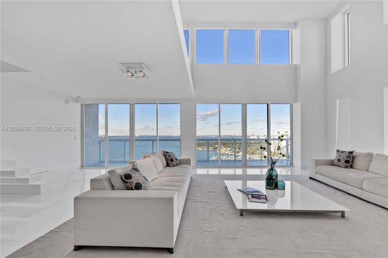10 Venetian Way #PH04, Miami Beach, 33139