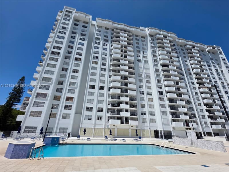 2780 183rd St #1111, Aventura, 33160