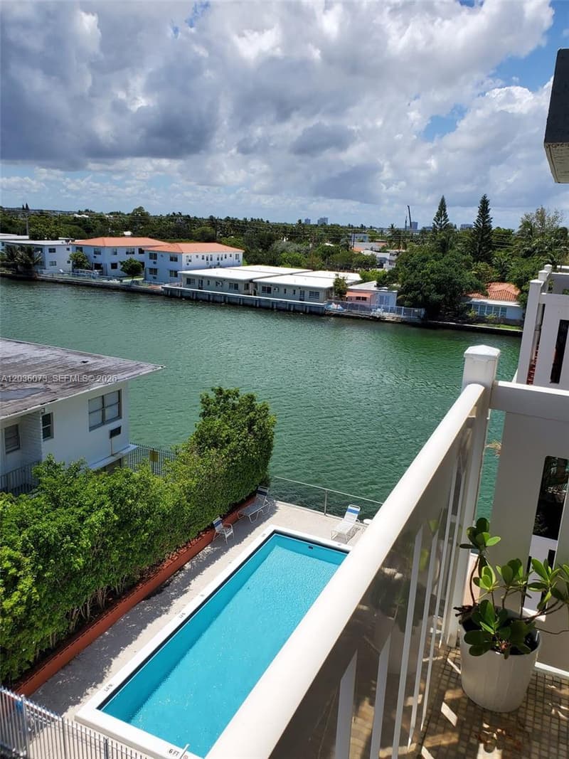 7900 Tatum Waterway Dr #502, Miami Beach, 33141