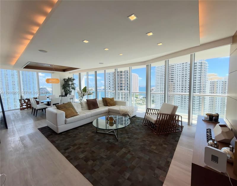 465 Brickell Ave #2101, Miami, 33131