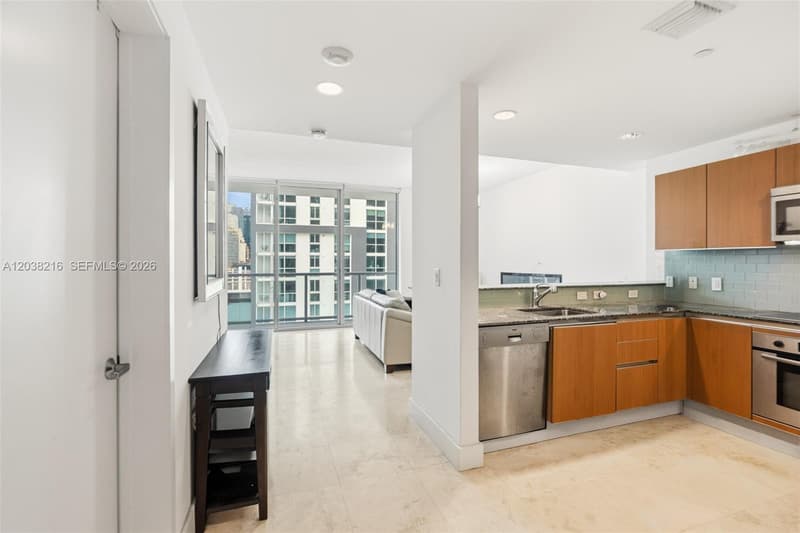 1050 Brickell Ave #2112, Miami, 33131