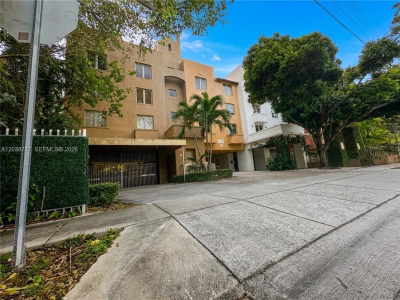 2630 28th St #44, Miami, 33133