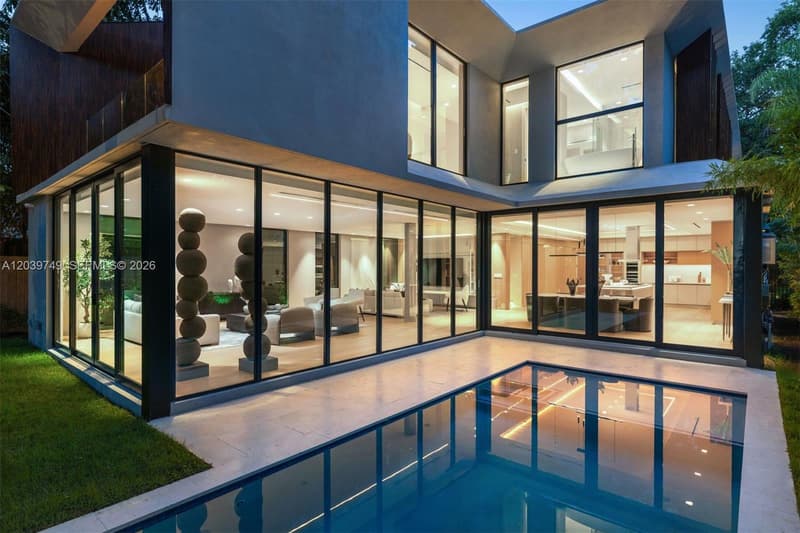 3579 Avocado Ave, Miami, 33133