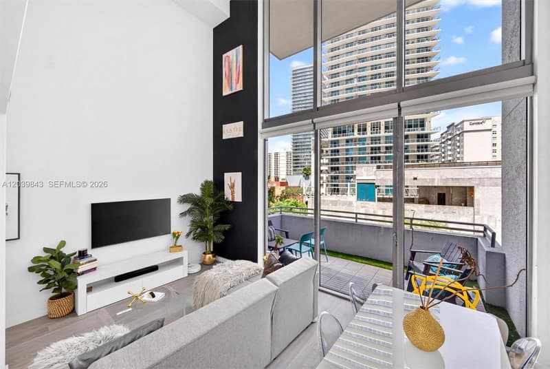 1050 Brickell Ave #420, Miami, 33131